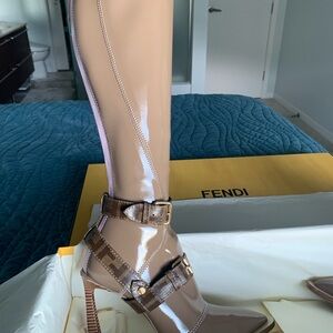 Fendi knee boots in excellent condition